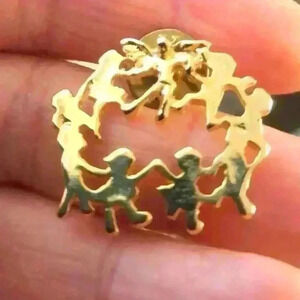 Angel with children  pin